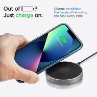 Удароустойчив, силиконов кейс за iPhone 13 от Spigen Liquid Crystal - Glitter Crystal