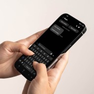 Стъклен протектор за iPhone 15 от Ringke TG - Черен