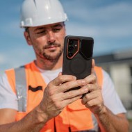 Удароустойчив кейс с MagSafe и капак на камерата за Samsung Galaxy S26 от Tech Protect Kevlar Aura - Черен / Оранжев